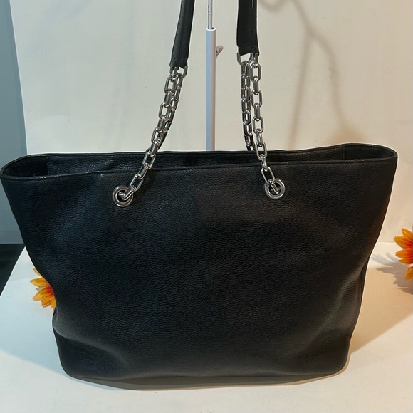 Michael Kors Black pebble Leather zipper Tote with Chain link Straps - Picture 5 of 11
